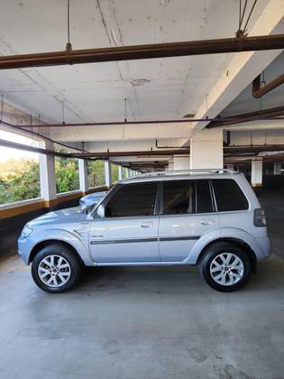 MITSUBISHI PAJERO TR4 2.0 4X4 16V 140CV FLEX 4P AUTOMÁTICO MITSUBISHI PAJERO TR4 2.0 4X4 16V 140CV FLEX 4P AUTOMÁTICO